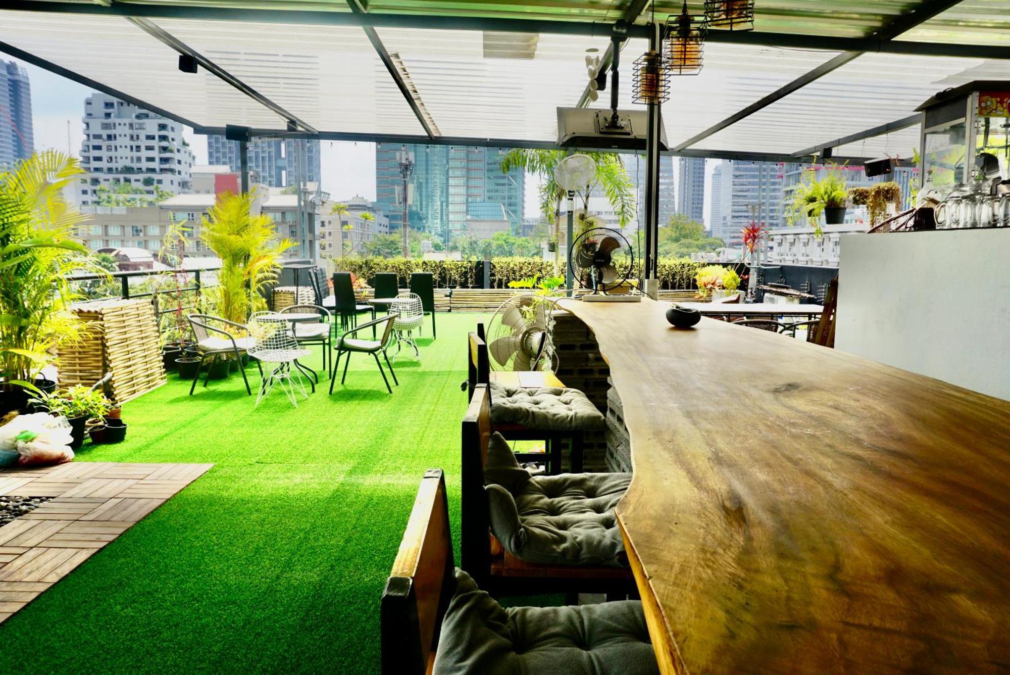 Hash Apartment With Unique Chill Design At Silom Soi 3 Бангкок Экстерьер фото