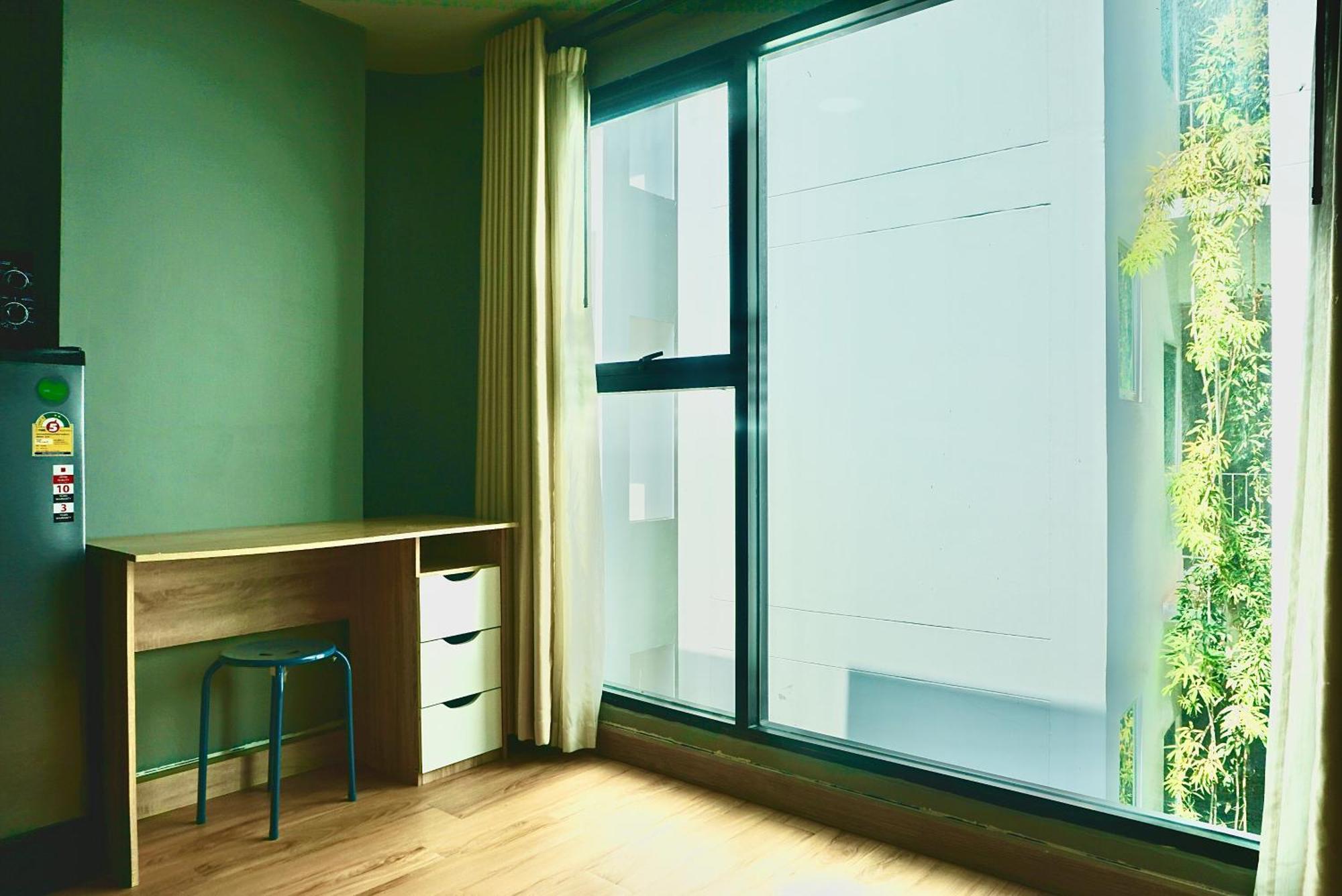Hash Apartment With Unique Chill Design At Silom Soi 3 Бангкок Экстерьер фото