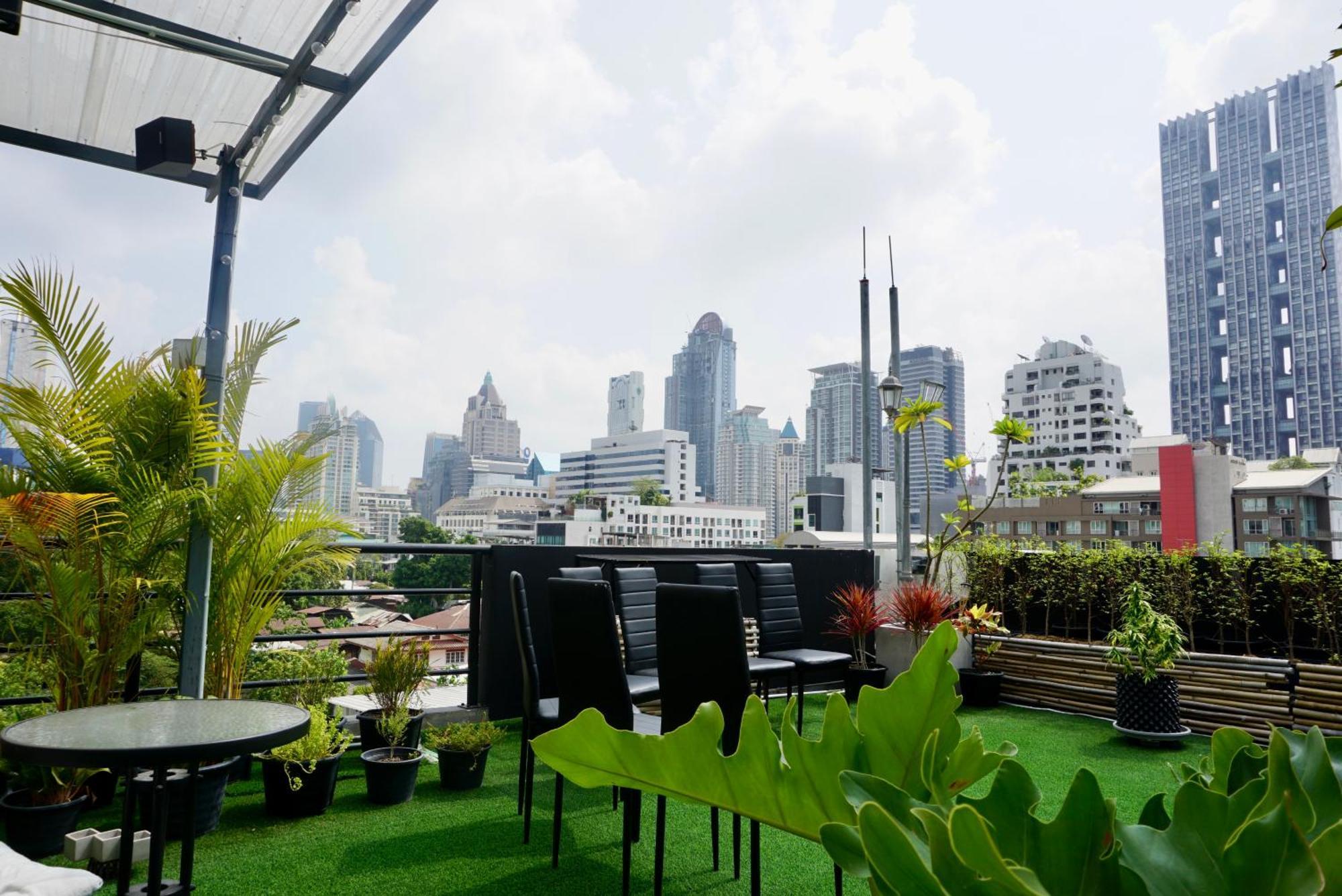 Hash Apartment With Unique Chill Design At Silom Soi 3 Бангкок Экстерьер фото